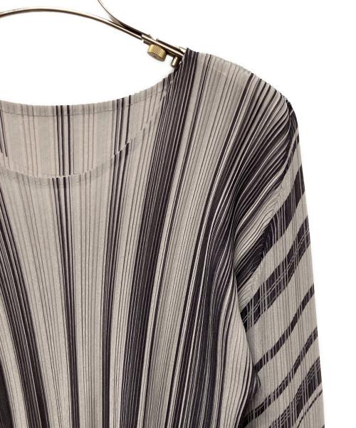 PLEATS PLEASE（プリーツプリーズ）PLEATS PLEASE (プリーツプリーズ) ストライププリーツカットソー グレー サイズ:3の古着・服飾アイテム