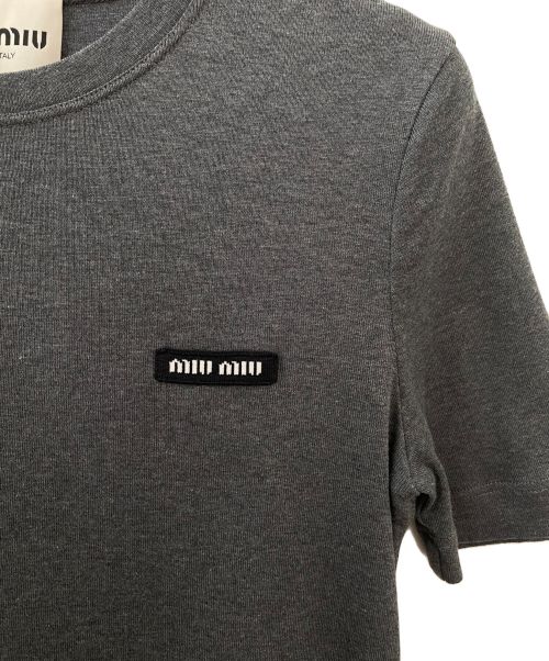 MIU MIU（ミュウミュウ）MIU MIU (ミュウミュウ) ロゴパッチカットソーワンピース グレー サイズ:36の古着・服飾アイテム