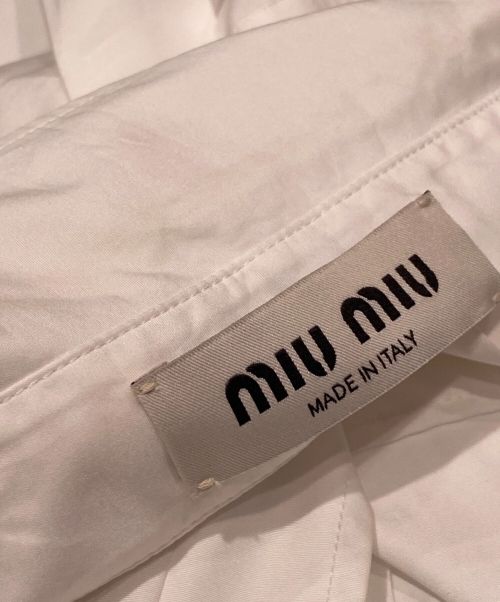 MIU MIU（ミュウミュウ）MIU MIU (ミュウミュウ) ホワイトポプリンシャツ ホワイト サイズ:36の古着・服飾アイテム
