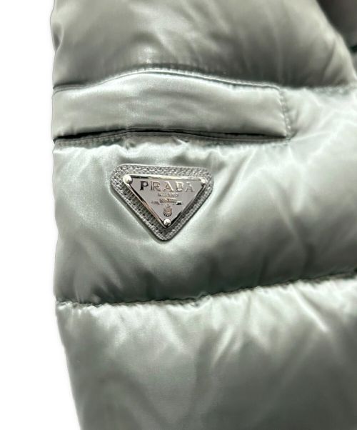 PRADA（プラダ）PRADA (プラダ) Fur hood down jacket ファーフード ダウンジャケット セージグリーン サイズ:38の古着・服飾アイテム