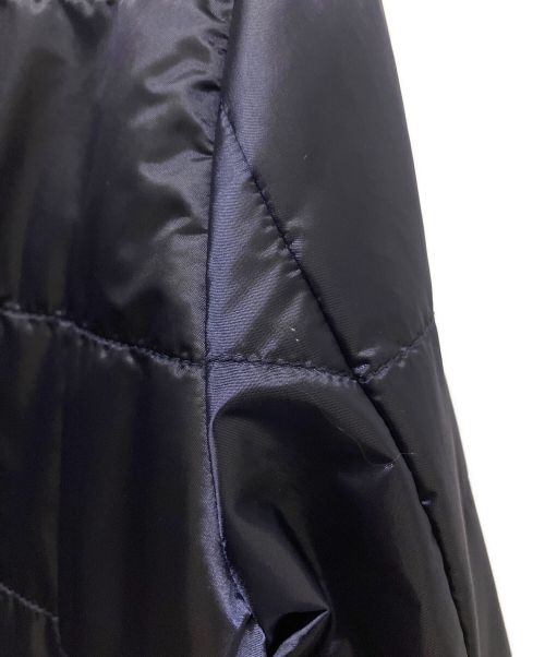 PRADA（プラダ）PRADA (プラダ) 三角プレートノーカラーライトダウンジャケット ネイビー サイズ:38の古着・服飾アイテム