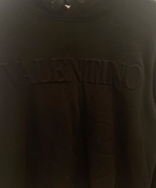 VALENTINO（ヴァレンティノ）VALENTINO (ヴァレンティノ) エンボスロゴパーカー ブラック サイズ:Lの古着・服飾アイテム