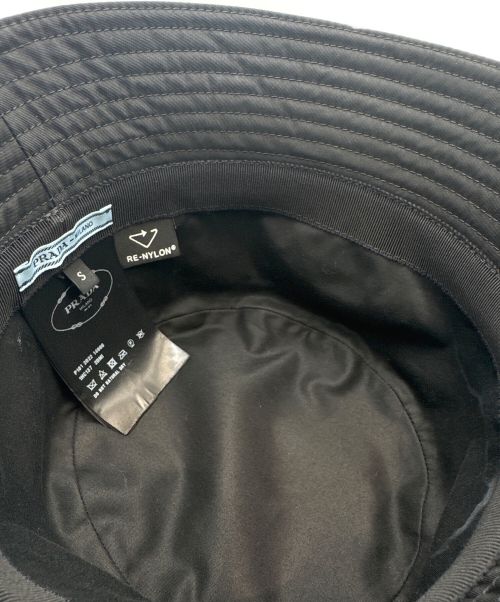 PRADA（プラダ）PRADA (プラダ) リナイロンバケットハット ブラック サイズ:Sの古着・服飾アイテム