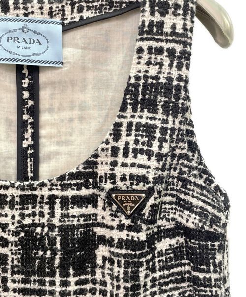 PRADA（プラダ）PRADA (プラダ) 22SS ツイード シフト ンノースリーブ ワンピース ブラック×ホワイト サイズ:36の古着・服飾アイテム