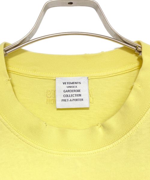 VETEMENTS（ヴェトモン）VETEMENTS (ヴェトモン) HELLO MY NAME IS TEE イエロー サイズ:Sの古着・服飾アイテム