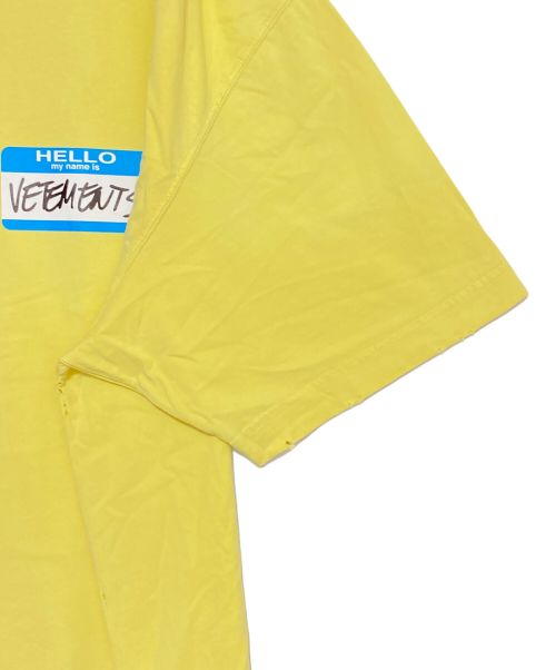 VETEMENTS（ヴェトモン）VETEMENTS (ヴェトモン) HELLO MY NAME IS TEE イエロー サイズ:Sの古着・服飾アイテム