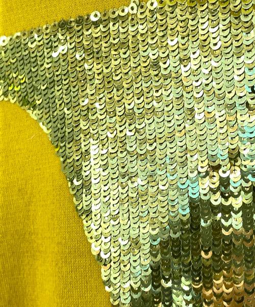 VALENTINO（ヴァレンティノ）VALENTINO (ヴァレンティノ) Vロゴ スパンコール クロップド パーカー マスタード サイズ:Sの古着・服飾アイテム