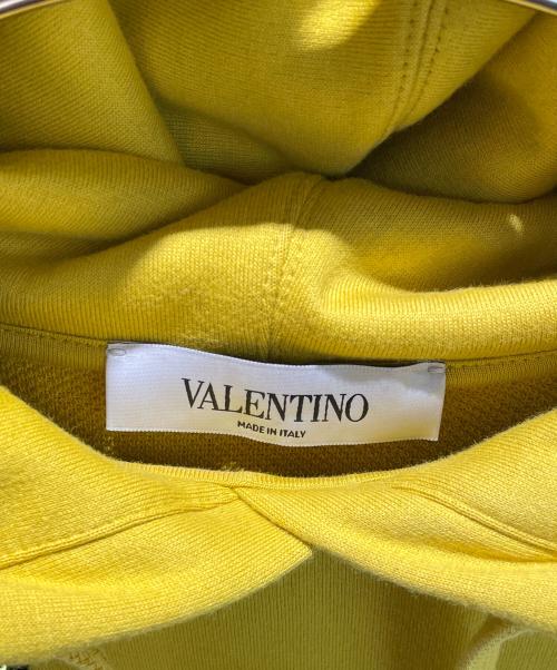 VALENTINO（ヴァレンティノ）VALENTINO (ヴァレンティノ) Vロゴ スパンコール クロップド パーカー マスタード サイズ:Sの古着・服飾アイテム