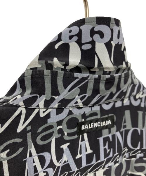 BALENCIAGA（バレンシアガ）BALENCIAGA (バレンシアガ) オーバーサイズロゴ総柄半袖シャツ ブラック サイズ:38の古着・服飾アイテム