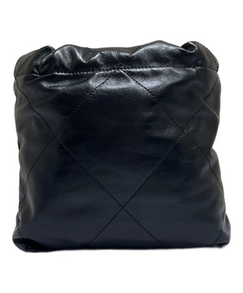 CHANEL（シャネル）CHANEL (シャネル) シャネル22 ミニ ブラック×ゴールド金具の古着・服飾アイテム