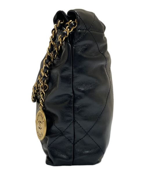 CHANEL（シャネル）CHANEL (シャネル) シャネル22 ミニ ブラック×ゴールド金具の古着・服飾アイテム