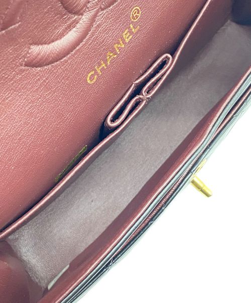 CHANEL（シャネル）CHANEL (シャネル) マトラッセ ダブルフラップチェーンショルダーバッグ ブラック サイズ:25の古着・服飾アイテム