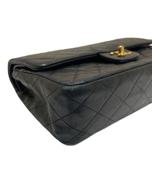 CHANEL（シャネル）CHANEL (シャネル) マトラッセ25/Wフラップチェーンショルダーバッグ ブラック×ゴールド サイズ:25の古着・服飾アイテム