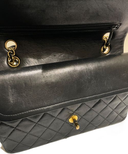 CHANEL（シャネル）CHANEL (シャネル) マトラッセ25/Wフラップチェーンショルダーバッグ ブラック×ゴールド サイズ:25の古着・服飾アイテム