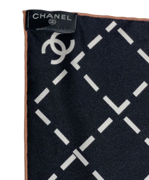 CHANEL（シャネル）CHANEL (シャネル) シルク ロゴ スカーフ ブラック×ホワイトの古着・服飾アイテム