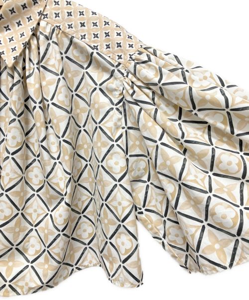 LOUIS VUITTON（ルイ ヴィトン）LOUIS VUITTON (ルイ ヴィトン) モノグラムギャザーショートブラウス ベージュ サイズ:34の古着・服飾アイテム
