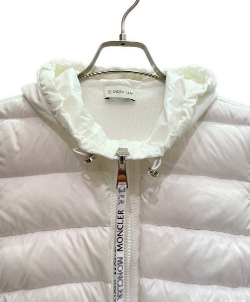 MONCLER（モンクレール）MONCLER (モンクレール) ダウン切替ジップパーカー ホワイトの古着・服飾アイテム