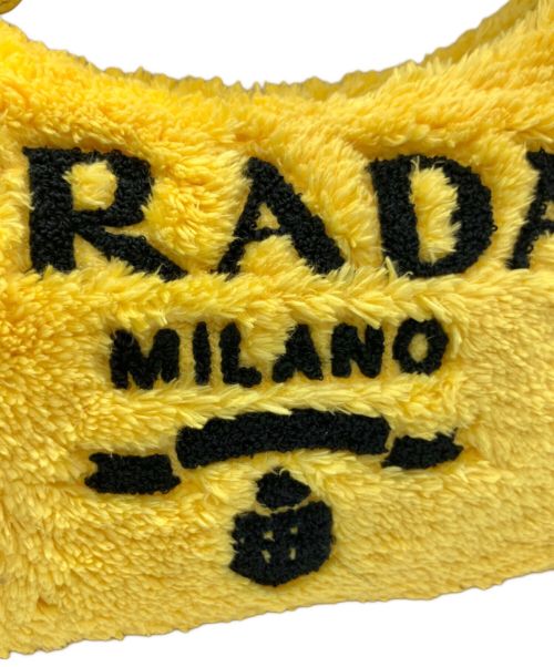 PRADA（プラダ）PRADA (プラダ) Re-Edition 2000 ミニバッグ イエロー サイズ:ミニの古着・服飾アイテム