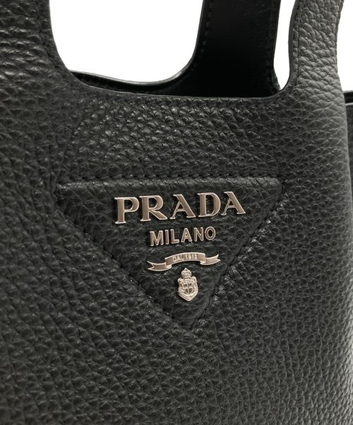 PRADA（プラダ）PRADA (プラダ) レタリングロゴ レザーハンドバッグ ブラックの古着・服飾アイテム