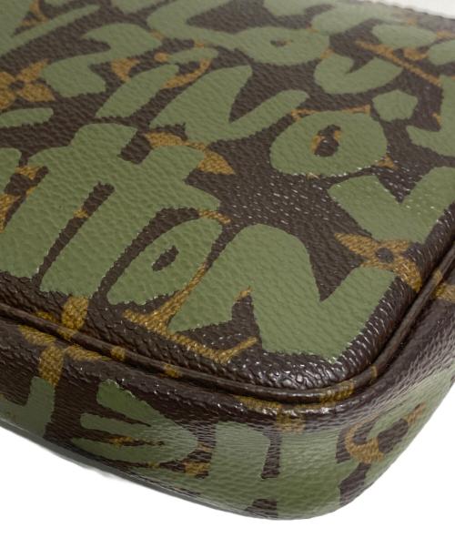 LOUIS VUITTON（ルイ ヴィトン）LOUIS VUITTON (ルイ ヴィトン) モノグラム グラフィティ ポシェット・アクセソワールの古着・服飾アイテム