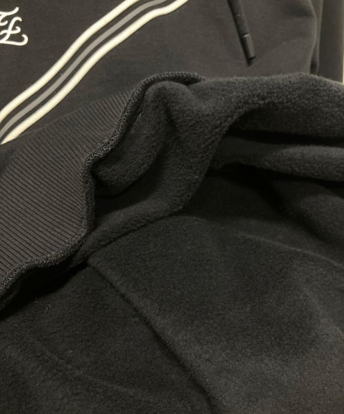 FENDI（フェンディ）FENDI (フェンディ) FFロゴ刺繍パーカー ブラック サイズ:Mの古着・服飾アイテム