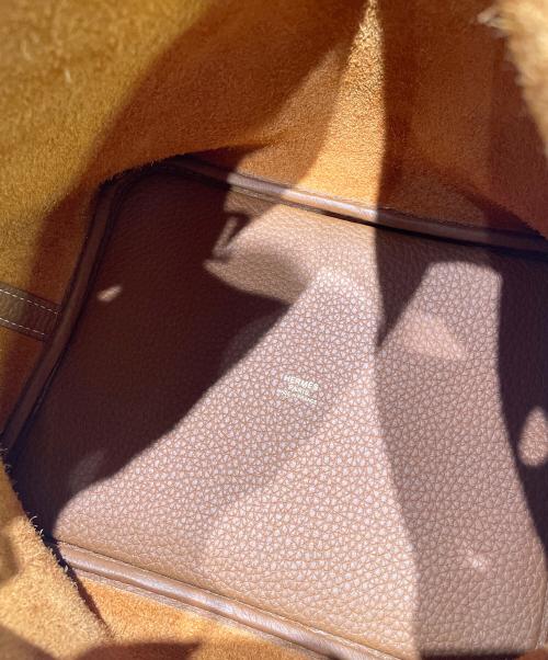 HERMES（エルメス）HERMES (エルメス) ピコタンロック MM/ゴールド金具/トリヨンクレマンス/ゴールド/U刻印 ゴールド サイズ:MMの古着・服飾アイテム