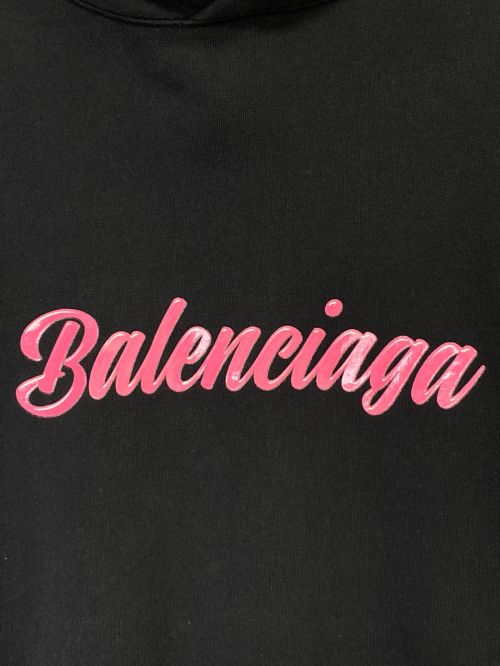 BALENCIAGA（バレンシアガ）BALENCIAGA (バレンシアガ) バービーロゴプリントプルオーバーパーカー ブラック サイズ:XSの古着・服飾アイテム