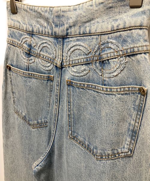 CHANEL（シャネル）CHANEL (シャネル) バックCOCOマークフレアワイドデニムパンツ スカイブルー サイズ:SIZE 34の古着・服飾アイテム