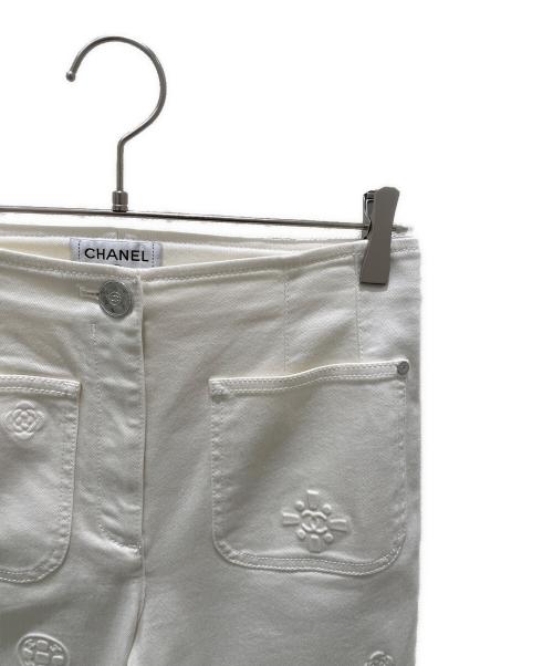 CHANEL（シャネル）CHANEL (シャネル) ココマークカメリアパンツ ホワイト サイズ:36の古着・服飾アイテム