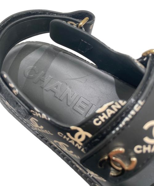 CHANEL（シャネル）CHANEL (シャネル) ココマーク総柄サンダル ブラック サイズ:37の古着・服飾アイテム