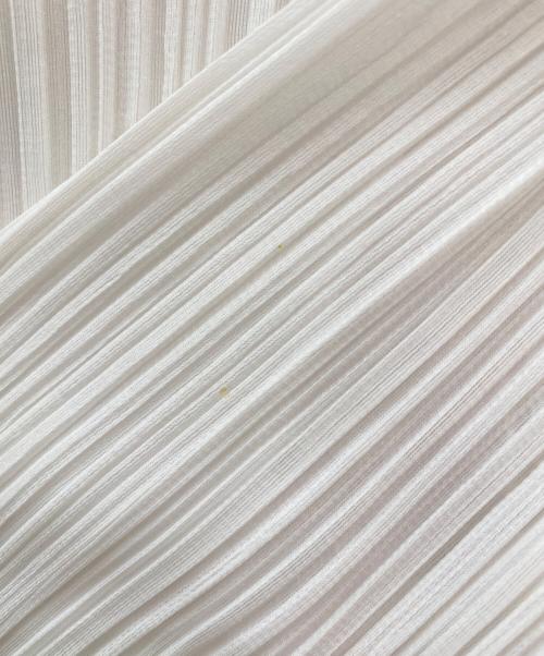 PLEATS PLEASE（プリーツプリーズ）PLEATS PLEASE (プリーツプリーズ) リボンモチーフプリーツカットソー ホワイト サイズ:3の古着・服飾アイテム