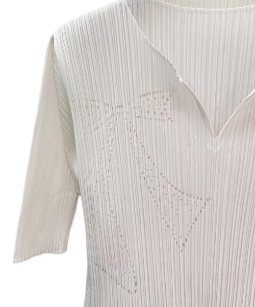 PLEATS PLEASE（プリーツプリーズ）PLEATS PLEASE (プリーツプリーズ) リボンモチーフプリーツカットソー ホワイト サイズ:3の古着・服飾アイテム