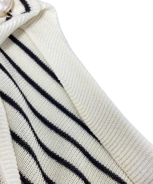 CHANEL（シャネル）CHANEL (シャネル) パールボタンボーダーニット ベージュ×ブラック サイズ:34の古着・服飾アイテム