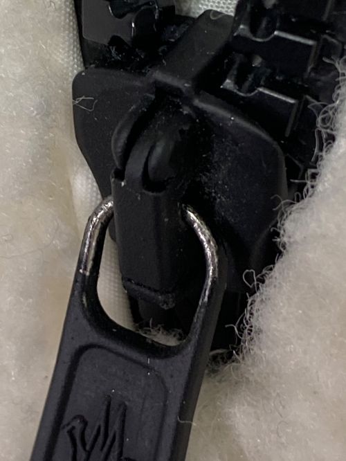 MONCLER（モンクレール）MONCLER (モンクレール) OFFWHITE (オフホワイト) TRESTRIGNEL/ボアダウンジャケット ホワイトの古着・服飾アイテム