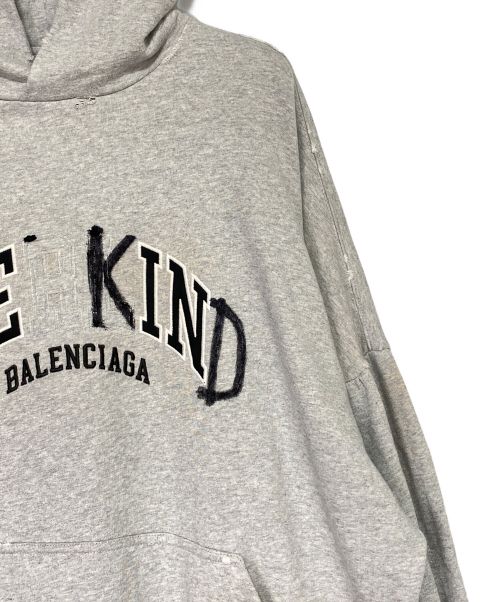 BALENCIAGA（バレンシアガ）BALENCIAGA (バレンシアガ) ROUND HOODIE グレー サイズ:Lの古着・服飾アイテム
