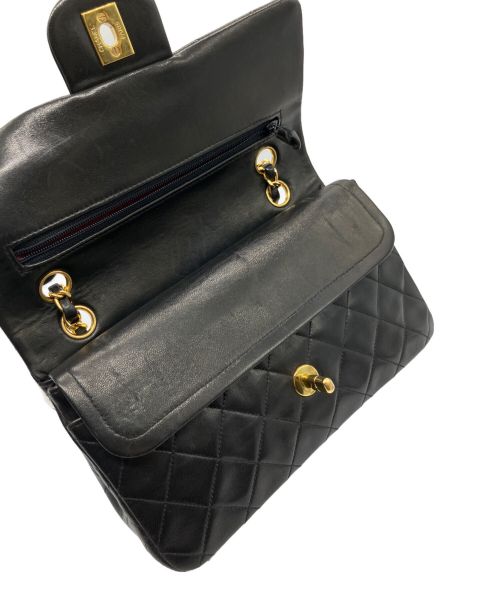 CHANEL（シャネル）CHANEL (シャネル) Wフラップチェーンショルダーバッグ ブラック サイズ:23の古着・服飾アイテム