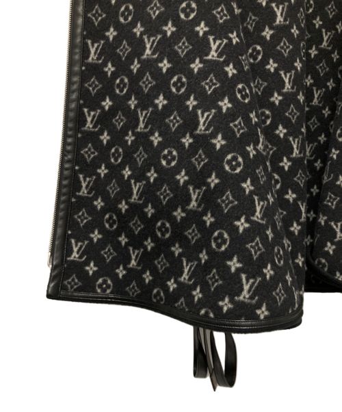 LOUIS VUITTON（ルイ ヴィトン）LOUIS VUITTON (ルイ ヴィトン) モノグラムフーデッドケープコート ブラック サイズ:36の古着・服飾アイテム