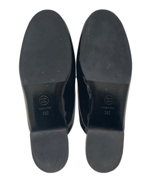 CHANEL（シャネル）CHANEL (シャネル) ココマーク エナメルミュール ブラック サイズ:38Cの古着・服飾アイテム