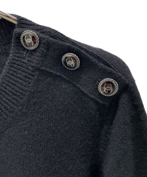 CHANEL（シャネル）CHANEL (シャネル) 肩ココマークボタンフレアスリーブニット ブラック サイズ:38の古着・服飾アイテム