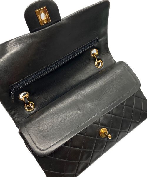 CHANEL（シャネル）CHANEL (シャネル) マトラッセ25 /Wフラップチェーンショルダーバッグ ブラック サイズ:25の古着・服飾アイテム