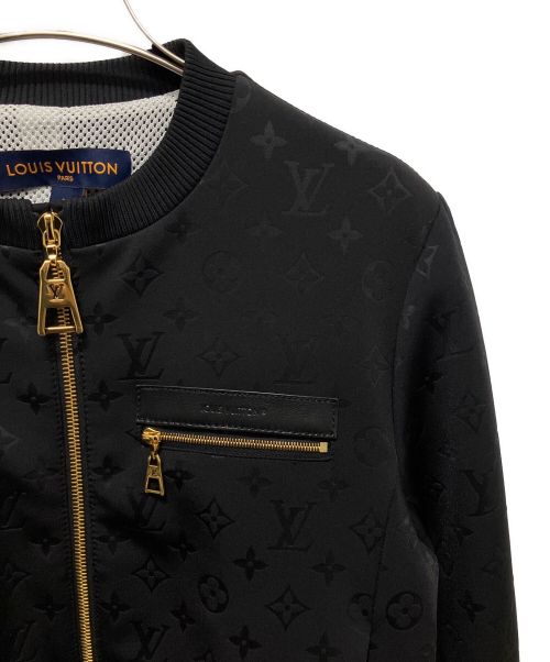 LOUIS VUITTON（ルイ ヴィトン）LOUIS VUITTON (ルイ ヴィトン) ショート丈モノグラムノーカラージップジャケット ブラック サイズ:34の古着・服飾アイテム