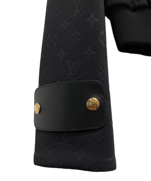 LOUIS VUITTON（ルイ ヴィトン）LOUIS VUITTON (ルイ ヴィトン) ショート丈モノグラムノーカラージップジャケット ブラック サイズ:34の古着・服飾アイテム