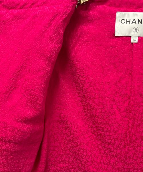 CHANEL（シャネル）CHANEL (シャネル) ショート丈ココボタンツイードジャケット ショッキングピンク サイズ:36の古着・服飾アイテム