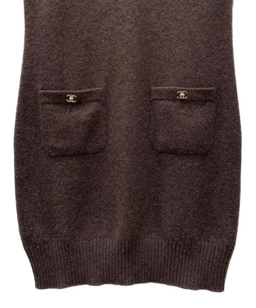 CHANEL（シャネル）CHANEL (シャネル) ココマーク ターンロックボタン ノースリーブ カシミヤ ニット ワンピース ブラウン サイズ:34の古着・服飾アイテム