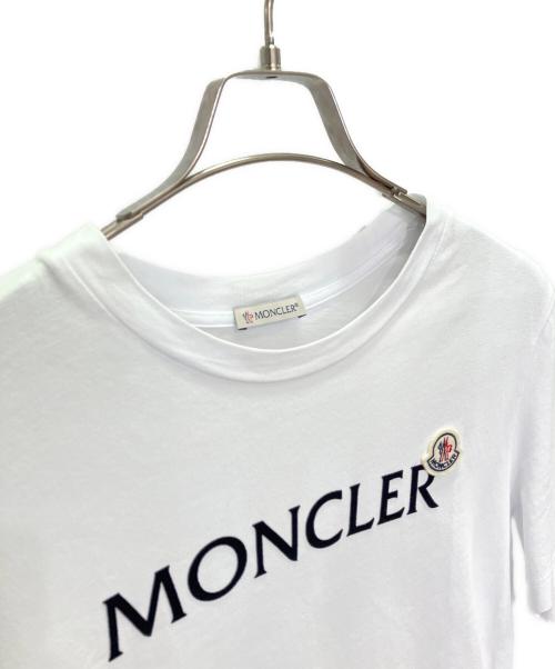 MONCLER（モンクレール）MONCLER (モンクレール) フロントロゴ Tシャツ ホワイト サイズ:Mの古着・服飾アイテム