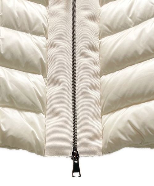 MONCLER（モンクレール）MONCLER (モンクレール) MAGLIONE TRICOT CARDIGAN ホワイト×ベージュ サイズ:Mの古着・服飾アイテム