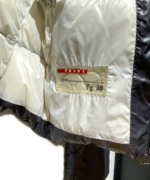 PRADA SPORTS（プラダスポーツ）PRADA SPORTS (プラダスポーツ) Triangle Logo Down Jacket（トライアングルロゴダウンジャケット） ブラック サイズ:38の古着・服飾アイテム