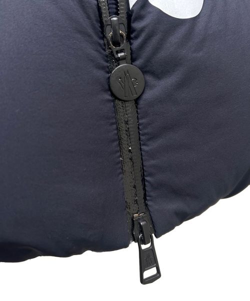 MONCLER（モンクレール）MONCLER (モンクレール) MAURES/ダウンジャケット ネイビー×ブラック サイズ:1の古着・服飾アイテム