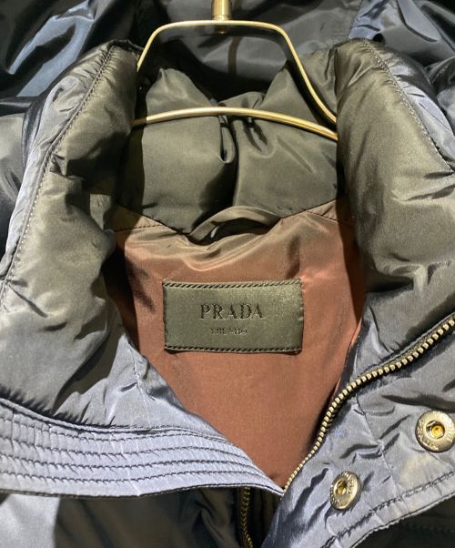 PRADA（プラダ）PRADA (プラダ) Triangle Logo Down Jacket（トライアングルロゴダウンジャケット） ネイビー サイズ:52の古着・服飾アイテム