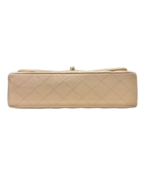 CHANEL（シャネル）CHANEL (シャネル) Wフラップチェーンショルダーバッグ マトラッセ25 A01112 ベージュの古着・服飾アイテム